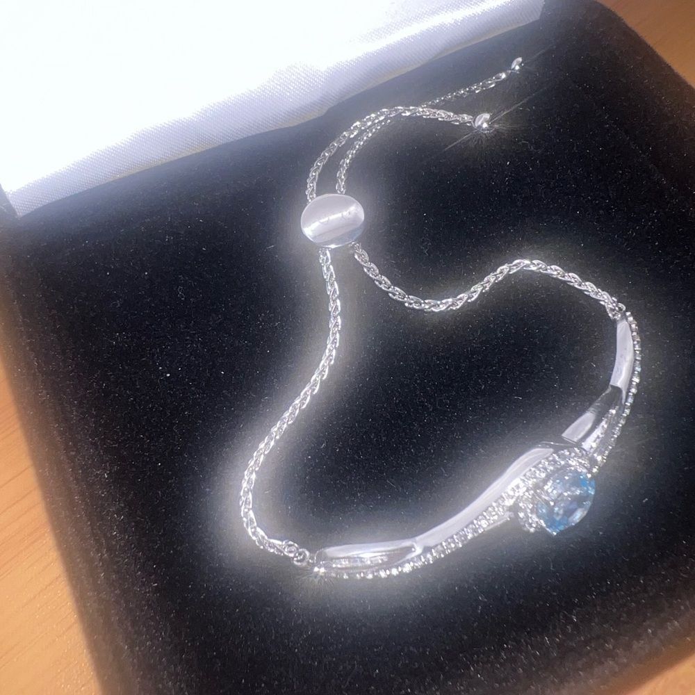 Kay Jewelers Bracelet with diamonds around & a beautiful sapphire center - Picture 4 of 16